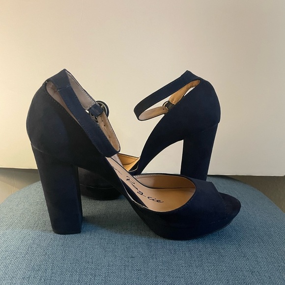 American Rag Cie Areeta Womens size 10 Solid Peep toe Platform Heels - Picture 7 of 12